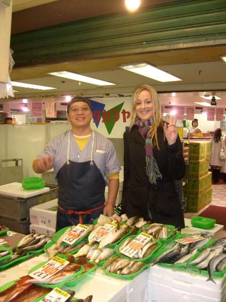 LE MARCHAND DE POISSON (PISHON LOL BIENVENUE LES CHTIS)