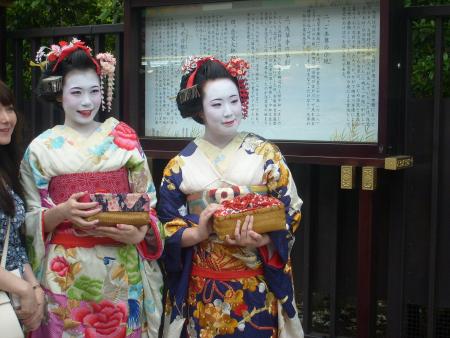 les fausses geishas lol