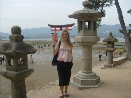 j'ai l'air d'une cloche mais bom le paysage est joli