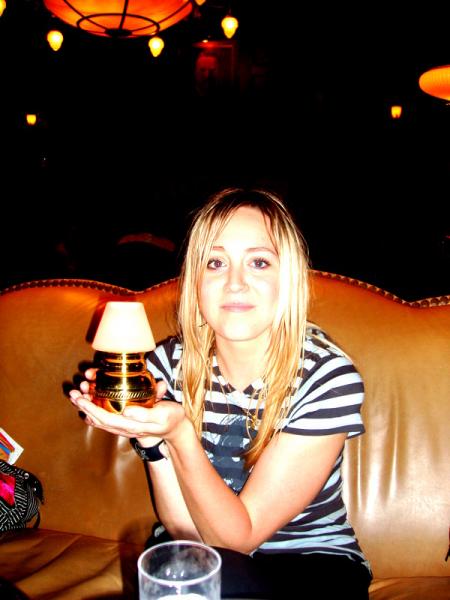 dans le bateau a dysney avec une chandelle^^